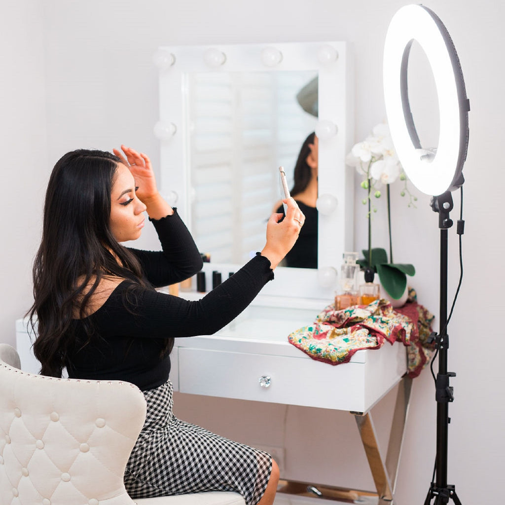Amazon.com: Kimikata LED Lighted Makeup Mirror Vanity Light Up Mirror with  3 Lights, Cordless USB Rechargeable Battery, Rotation, Small Bamboo Wood  Beauty Storage Organizer, Tabletop Stand, Circular Ring Light : Beauty &